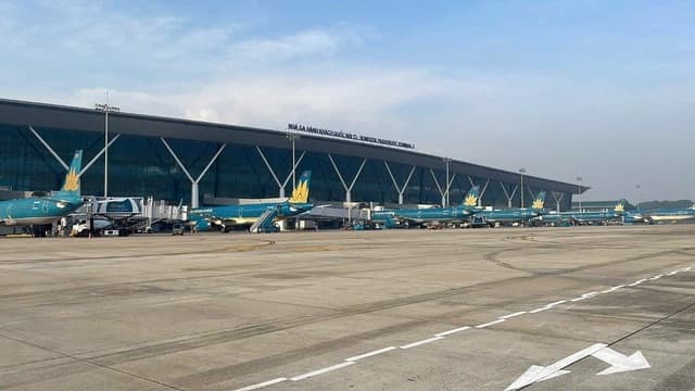 TP. HỒ CHÍ MINH – PARIS | ĂN UỐNG TRÊN MÁY BAY - ảnh 1