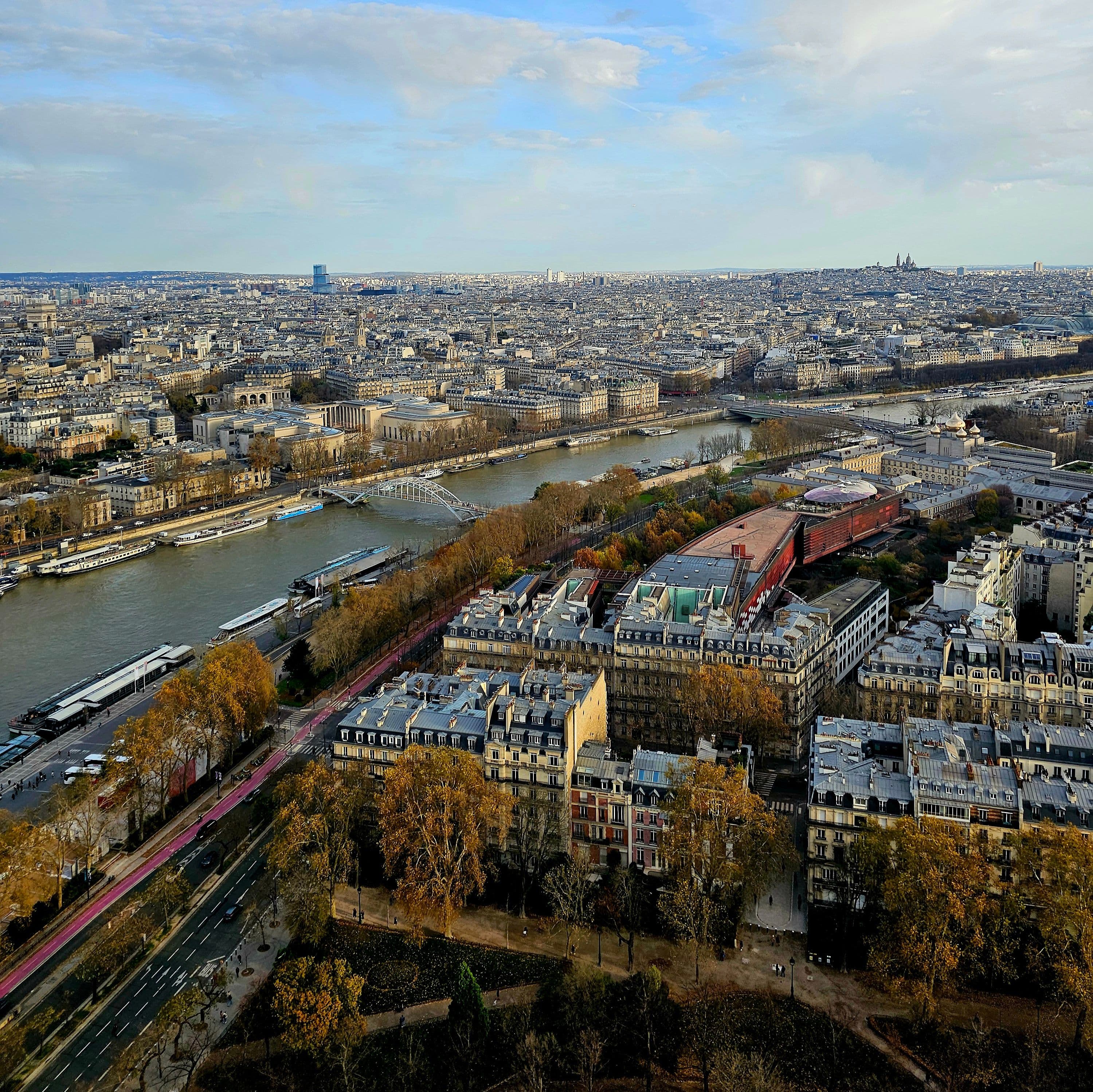 TP. HỒ CHÍ MINH – PARIS | ĂN UỐNG TRÊN MÁY BAY - ảnh 2