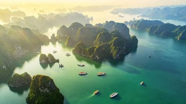 TP.HCM	– HÀ NỘI	– HẠ LONG	– KHÁM PHÁ VỊNH - ảnh 1
